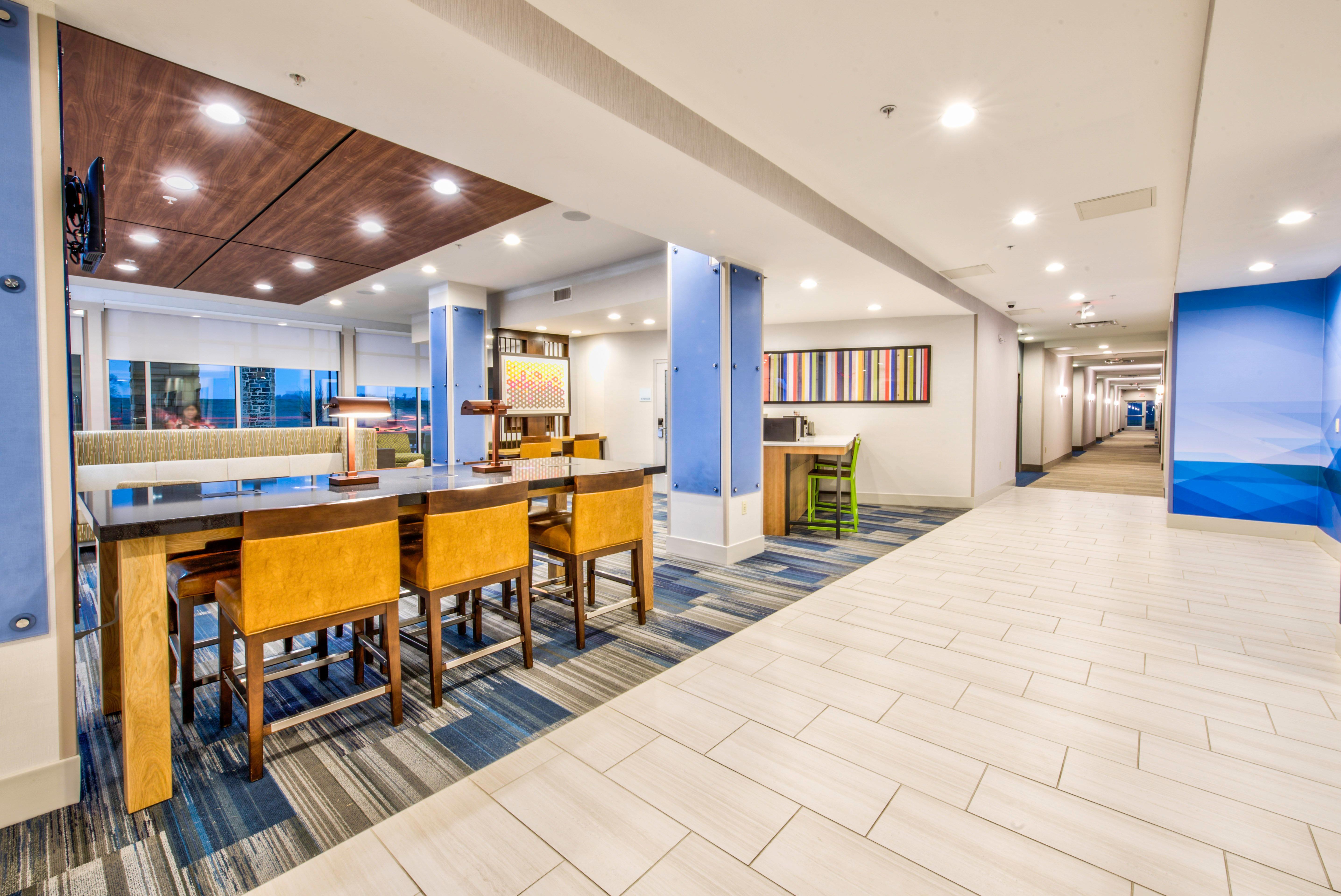 Holiday Inn Express & Suites Dallas Nw - Farmers Branch By Ihg Exterior foto