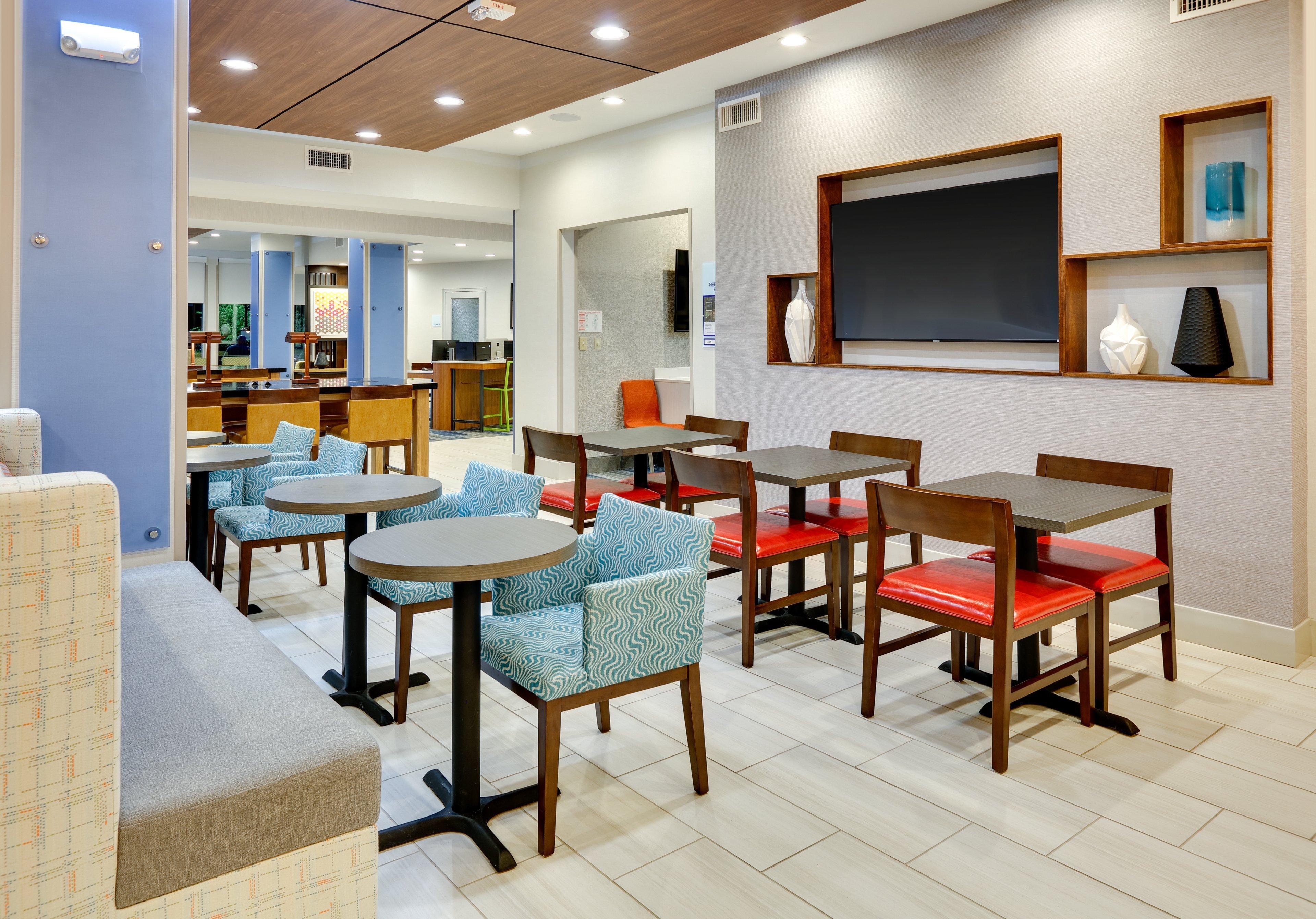 Holiday Inn Express & Suites Dallas Nw - Farmers Branch By Ihg Exterior foto