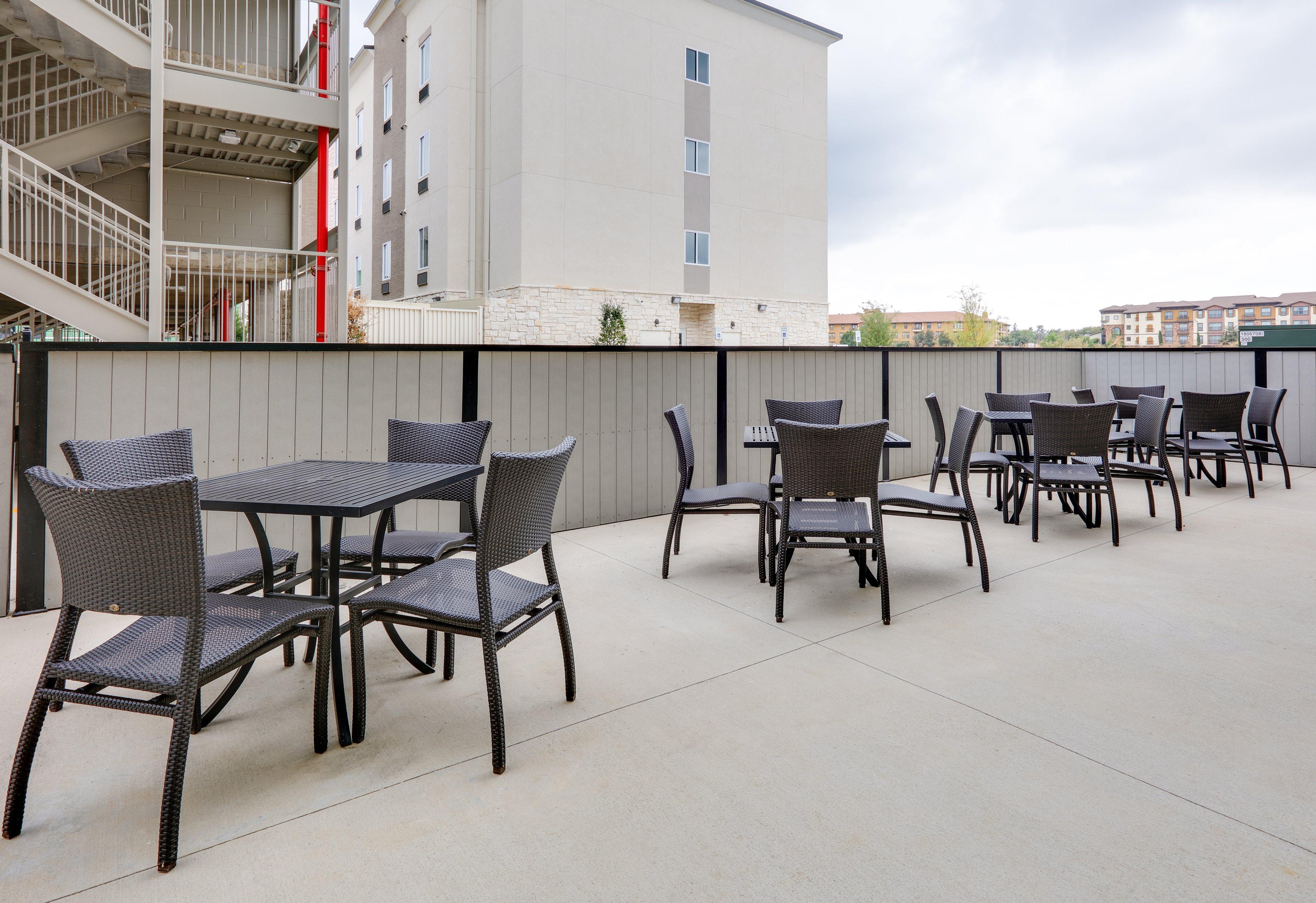 Holiday Inn Express & Suites Dallas Nw - Farmers Branch By Ihg Exterior foto