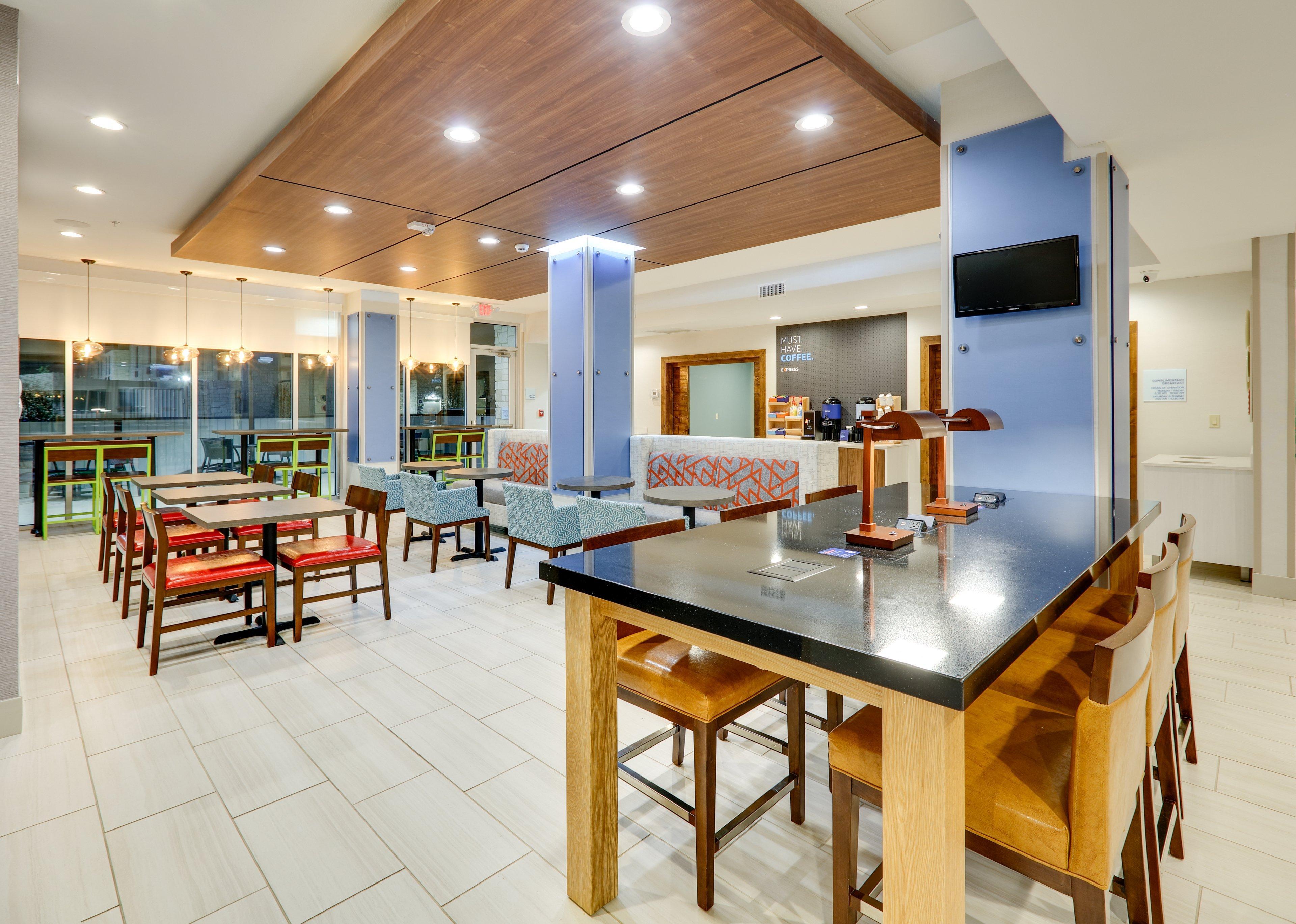 Holiday Inn Express & Suites Dallas Nw - Farmers Branch By Ihg Exterior foto